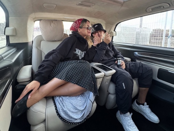 Romance confirmado: Trueno blanqueo su relación con la modelo española Teresa Prettel