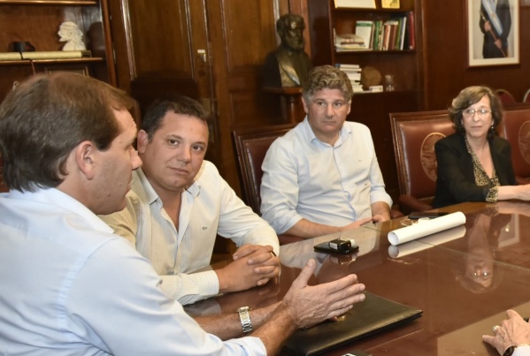 El próximo lunes se definiría la nueva suba salarial para los trabajadores municipales de La Plata