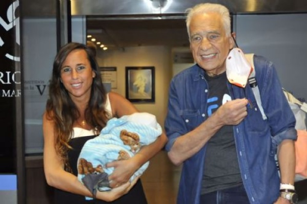 Alberto Cormillot desmintió las redes sociales de su bebé: "No es cierto, no las sigas"