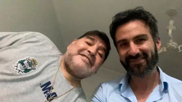 Los ocho acusados por la muerte de Maradona irán a juicio oral por homicidio simple con dolo eventual