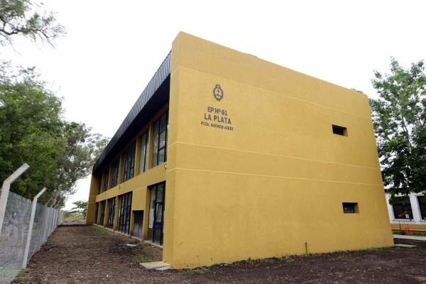 Finalizaron las obras en la Escuela N°61 de Etcheverry y se solucionó un problema histórico del barrio: "Es lo más valioso"