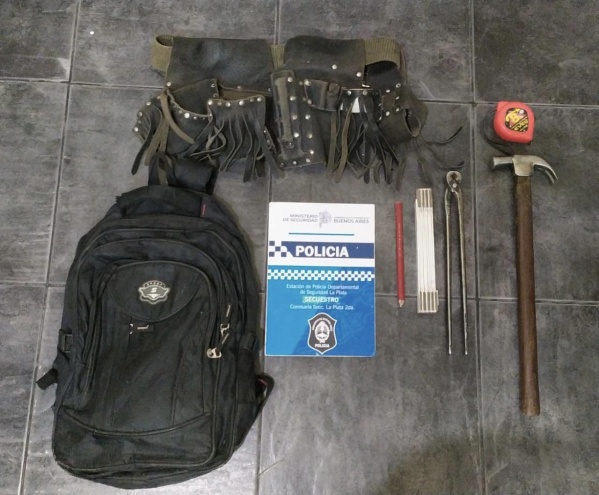 Atac&oacute; a una mujer con un martillo en la terminal de La Plata y qued&oacute; detenido