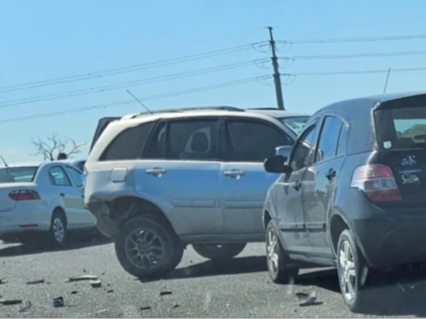 Un quíntuple choque se desencadenó en la Autopista Buenos Aires – La Plata: hubo demoras y varias personas fueron asistidas