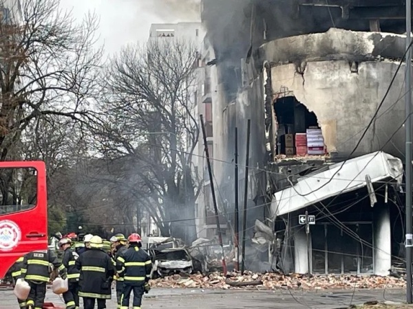 Los vecinos linderos al depósito incendiado no podrían volver a sus casas durante la medianoche