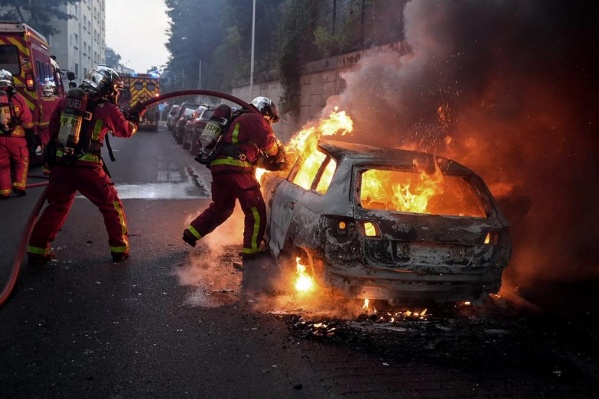 Fuertes protestas en Francia por un joven de 17 años que murió tras ser baleado por la policía