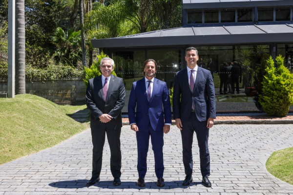 Alberto Fernández se reunió con los mandatarios de Paraguay y Uruguay para organizar los primeros partidos del Mundial 2030