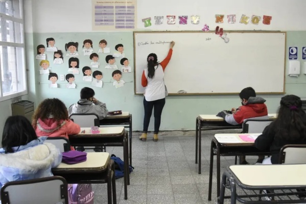 La Provincia no convalidó el asueto por el Día del Trabajador Estatal: habrá clases en La Plata, Berisso y Ensenada