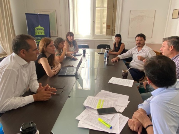 A horas de votar el Presupuesto 2023 de La Plata, los concejales del FdT se reunieron con Scatolini por la Plusvalía Urbana