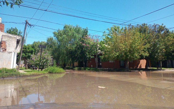 Una "laguna" tiene a mal traer a los vecinos de Altos de San Lorenzo