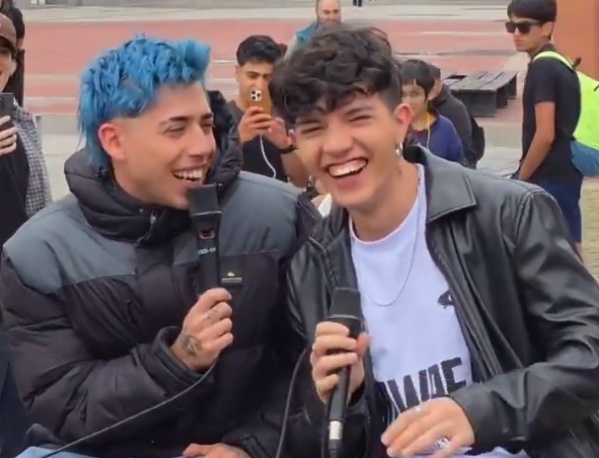 Luck Ra apareció de encubierto cantando junato a Nicolas Behringer