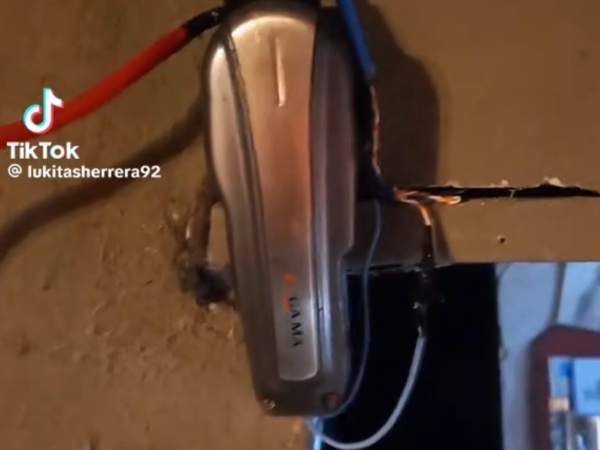 Creatividad en estado puro: un hombre convirtió una máquina de cortar el pelo en el timbre de su casa