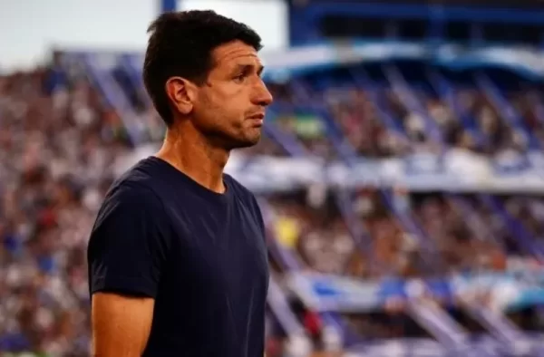 Sebastián Romero dejó de ser el entrenador de Gimnasia