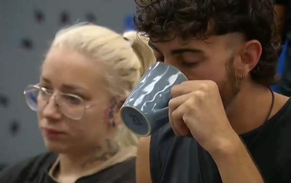 Ulises se tentó con la mala onda de La Tana Katia en la coreo de Gran Hermano y casi escupe el té por un terrible comentario