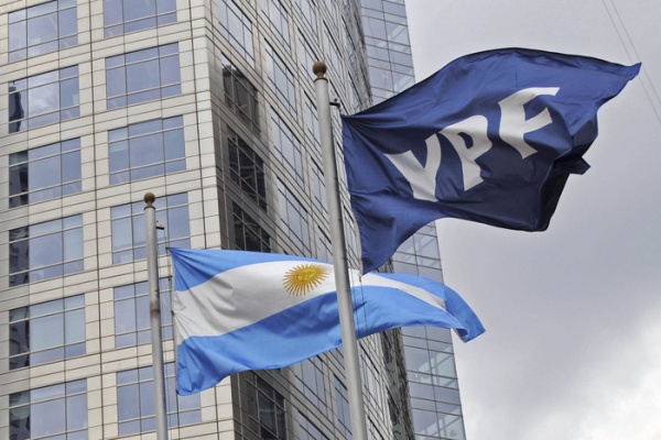 La Justicia de Estados Unidos suspendió la entrega del 51% de YPF y Argentina mantiene el control