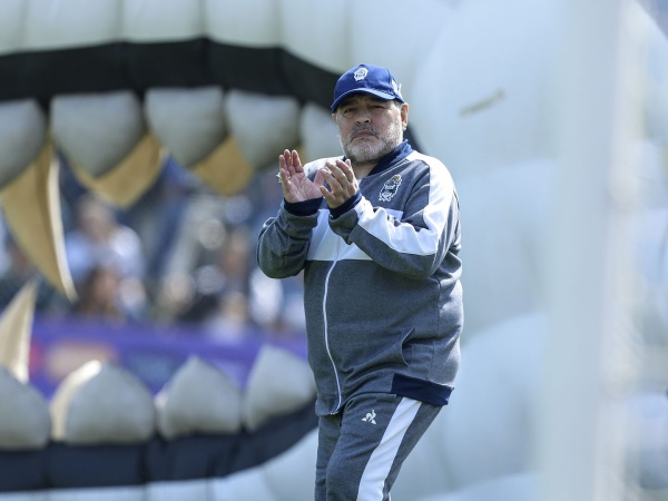 Revelaron como fueron los últimos minutos de Maradona en Gimnasia: "No se sentía bien y se quería ir"  