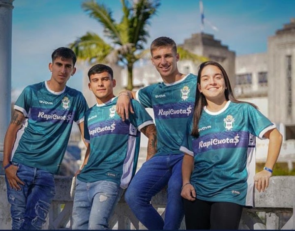 Gimnasia lanzó una nueva camiseta