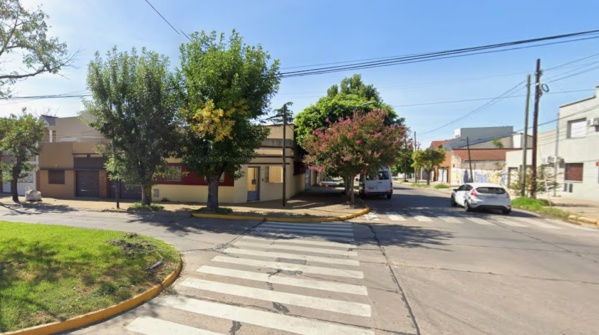 Le apuntaron con una pistola a una embarazada para robarle $2.000 y un celular en La Plata