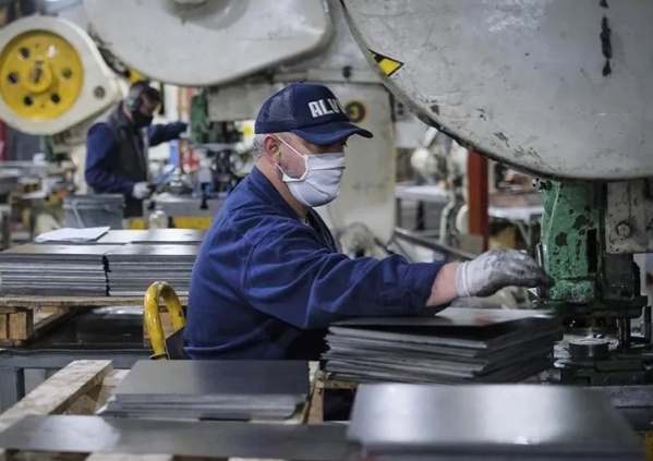 El INDEC informó que la actividad industrial creció un 11,9% en mayo y la construcción un 19,9%
