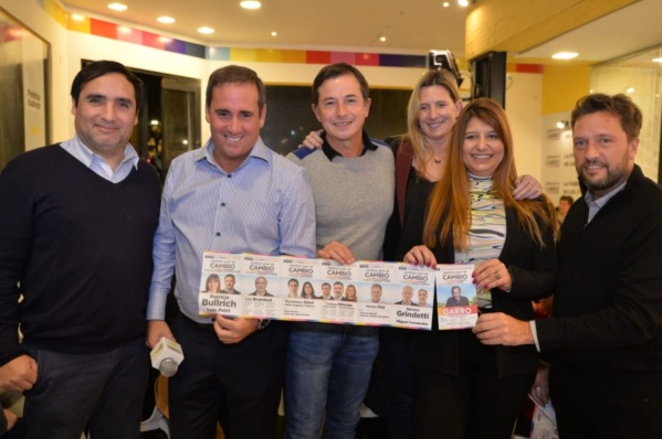 Referentes históricos de Bullrich en La Plata apoyan la candidatura de Garro y proponen el corte de boleta