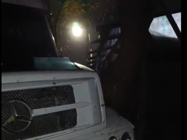 Un camión chocó contra una vivienda de La Plata durante la madrugada