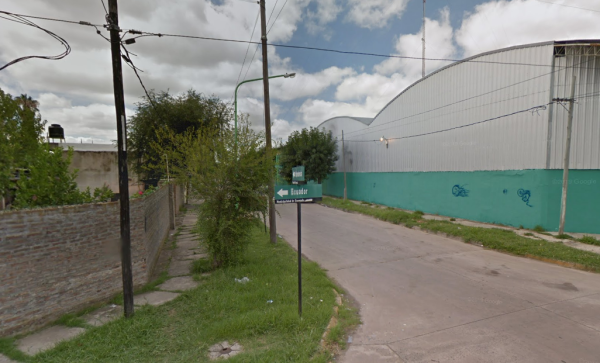 Entró a una casa, agarró de los pelos a una menor y la abusó