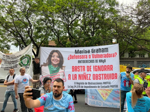 Infancias rotas: fuerte protesta contra el "ninguneo" de Marisa Graham, titular de la Defensoría de la Niñez
