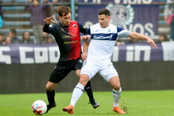 Gimnasia mereció más pero no pudo abrir el arco y empató sin goles