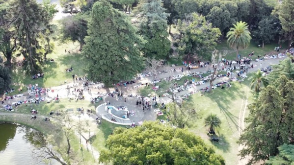 "Sucia, insegura y tomada": así describen los vecinos la situación de Parque Saavedra