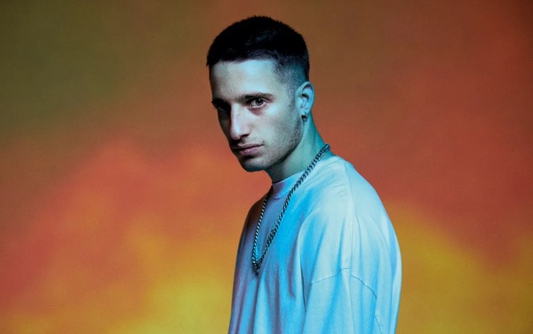 Wos sorprende con el lanzamiento de su nuevo EP: “Ilusión Supersport”