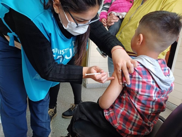Aunque los brotes activos no suman casos, sigue la campaña de vacunación de refuerzo contra el Sarampión