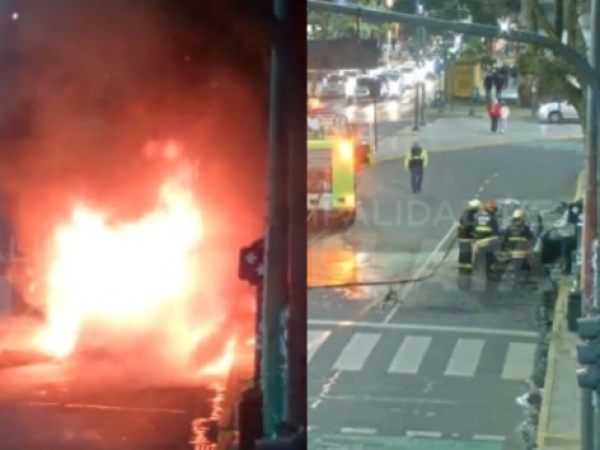 Así fue el momento en el que un taxi se prendió fuego en Plaza Moreno