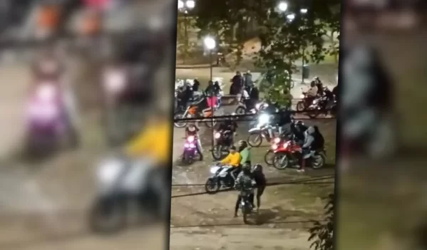 Vecinos de Plaza Malvinas en La Plata denuncian descontrol por parte de motoqueros