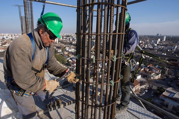 Según el INDEC, en abril creció la actividad industrial y la construcción