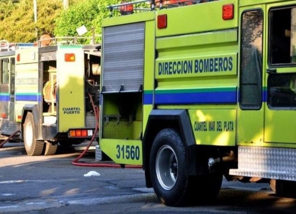 Incendio deja una peluquería con serios daños en su interior