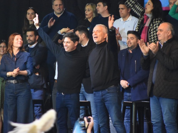 Junto a Kicillof, Alak se lanzó en La Plata con un masivo acto: "No queremos más vecinos de primera y de segunda"