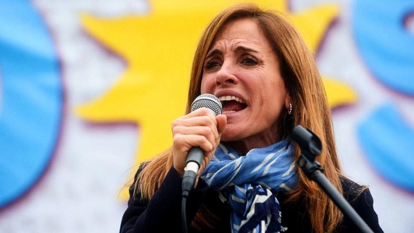 Tolosa Paz: “La persecución contra Cristina es propia de los tiempos a los que no queremos volver nunca más”