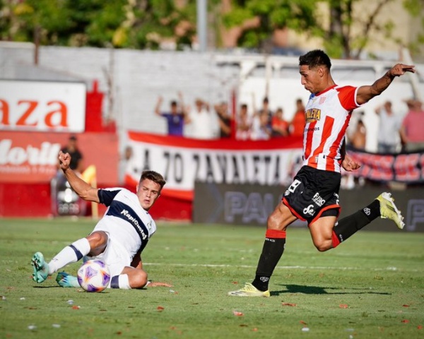 En un final polémico Gimnasia perdió con Barracas y no levanta cabeza
