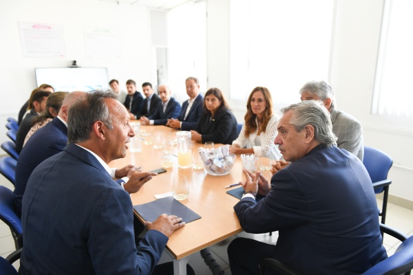 Tolosa Paz acompa&ntilde;&oacute; al presidente en la presentaci&oacute;n de un alimento creado en el CONICET