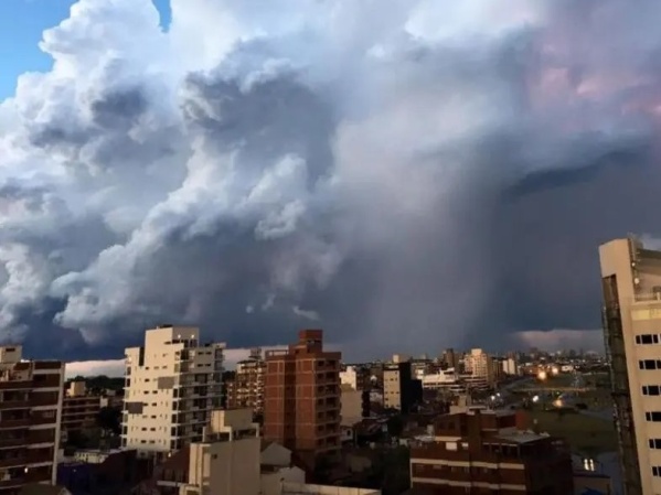 Rige el alerta amarillo en La Plata por tormentas fuertes a “corto plazo”: no descartan la caída de granizo