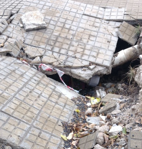 Una vereda rota en calle 68 entre 11 y 12 generó preocupación entre los vecinos