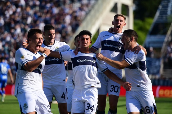 Fabricó la victoria con los pibes de la casa