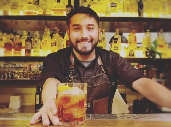 Recibi&oacute; un t&iacute;tulo mundial y ahora brilla en la tv: es bartender, lleg&oacute; a La Plata a estudiar y la rompe en un reality
