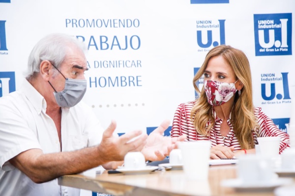 Tolosa Paz junto a empresarios industriales platenses: "Debemos construir puentes entre las escuelas técnicas y las pymes"