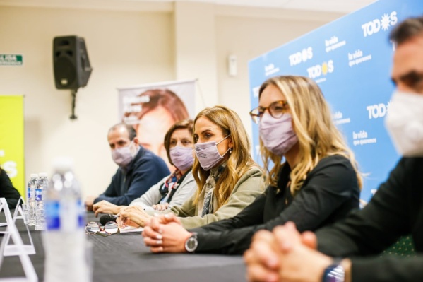 Tolosa Paz contra la oposici&oacute;n: &ldquo;Cuando le toc&oacute; gobernar, lo &uacute;nico que propuso fue bajarle los impuestos al champagne&rdquo;