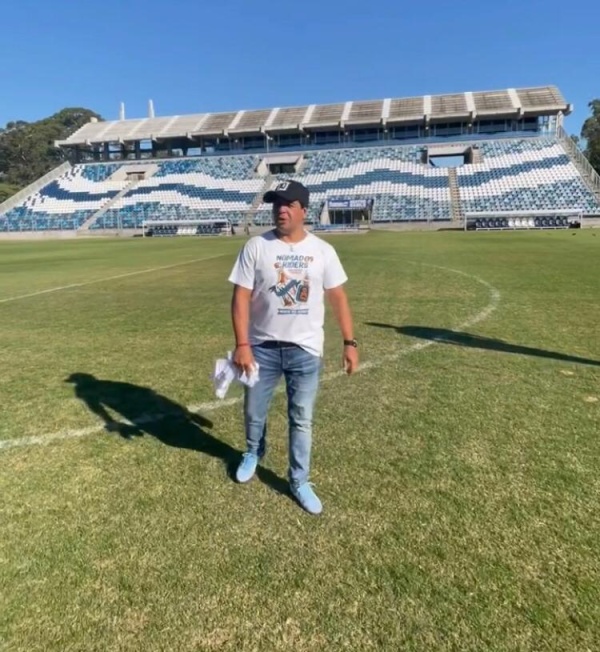 Lalo Maradona lleg&oacute; a La Plata para apoyar a un candidato Tripero