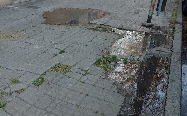 Vecinos del Barrio Hip&oacute;dromo piden por un desborde cloacal