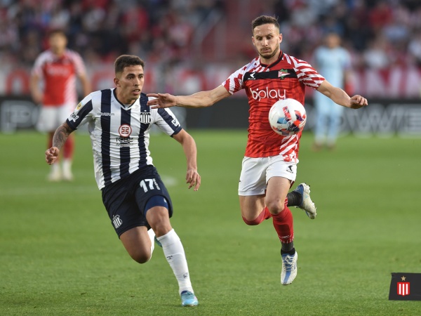 Estudiantes se qued&oacute; con la victoria en la &uacute;ltima jugada del partido