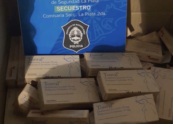 Trasladaban un lavarropas robado y varias cajas de medicamentos y fueron detenidos en La Plata