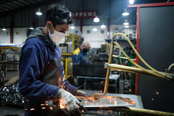La actividad industrial alcanzó su mayor nivel en 7 años: creció 1,9% en el primer semestre