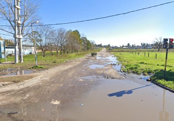 Vecinos de Melchor Romero se quejaron por la falta de luminarias